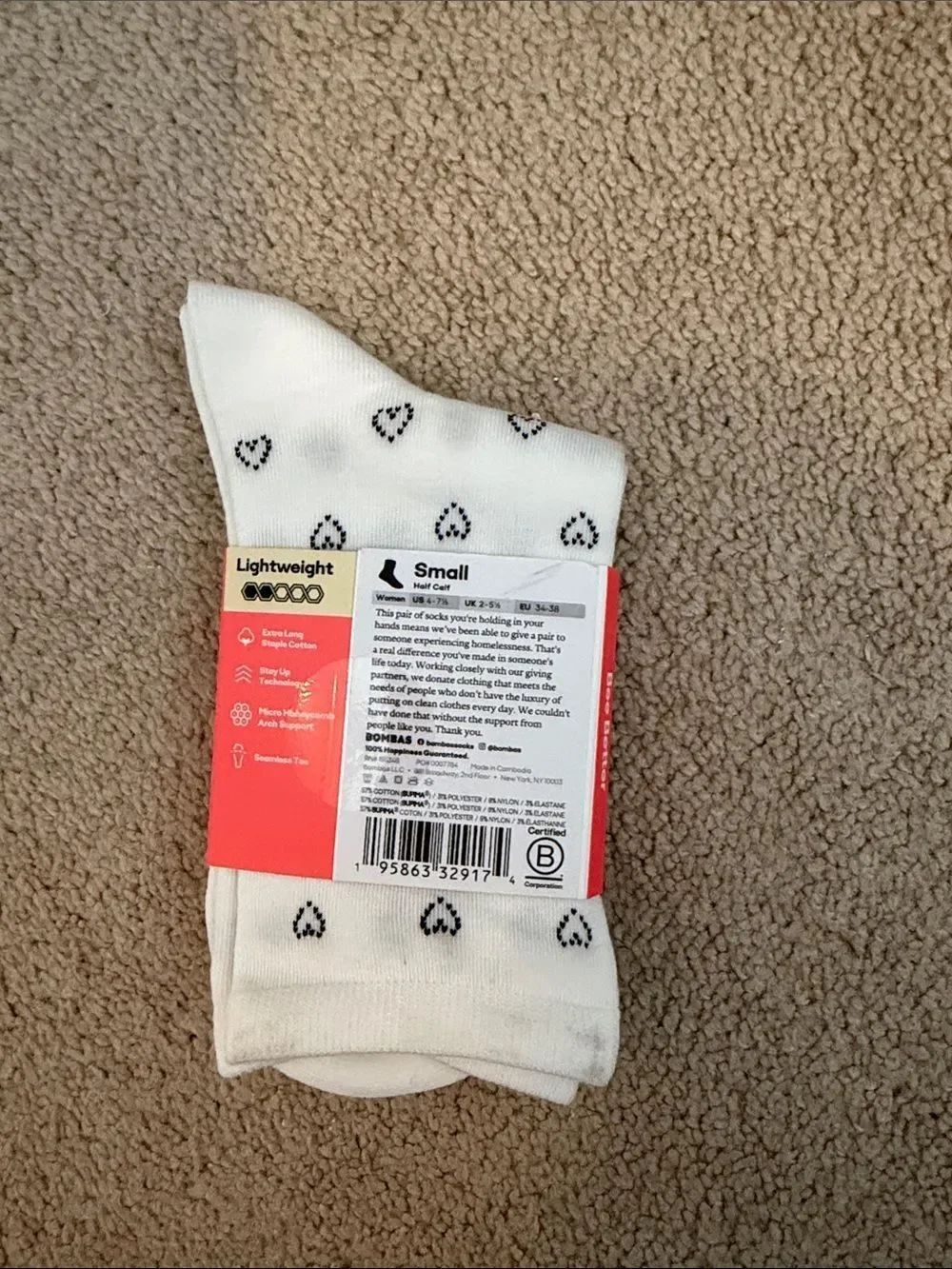 NWT small Bombas Lightweight White Heart Ankle Socks